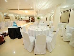 La Roca Veranda Suites & Restaurant Legazpi Ngoại thất bức ảnh